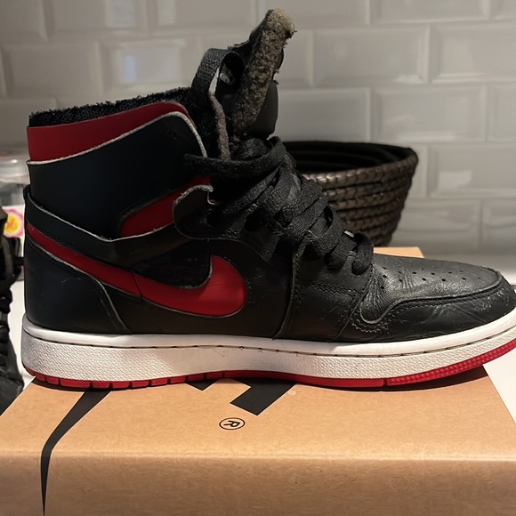 Nike Air Jordan Zoom Air Black/University Red-White in size 6.5 women - Picture 9 of 11